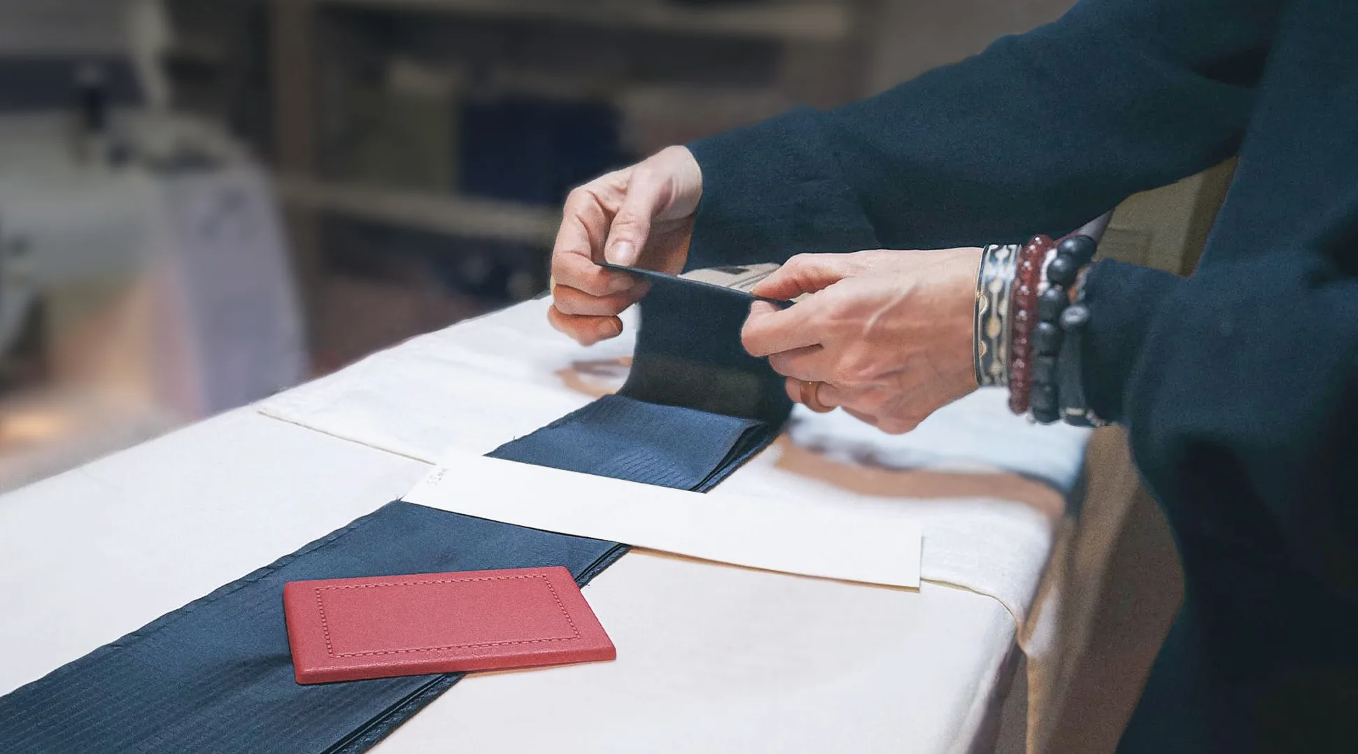 Hands-on product development process with textile materials and pattern paper